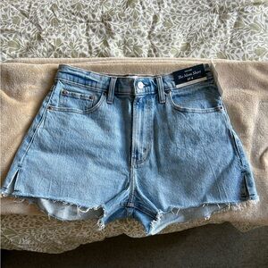 NWT Abercrombie Mom Short Curve Love
